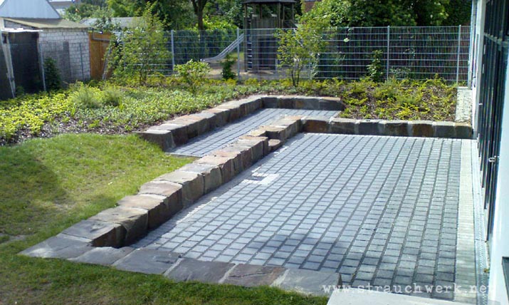 landschaftsarchitekt-strauchwerk-neuss-leoschule-08