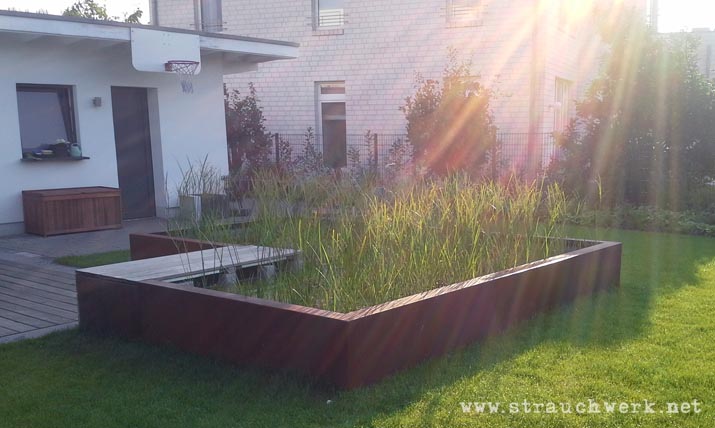 landschaftsarchitekt-strauchwerk-schwalmtal-garten-naturpool-05